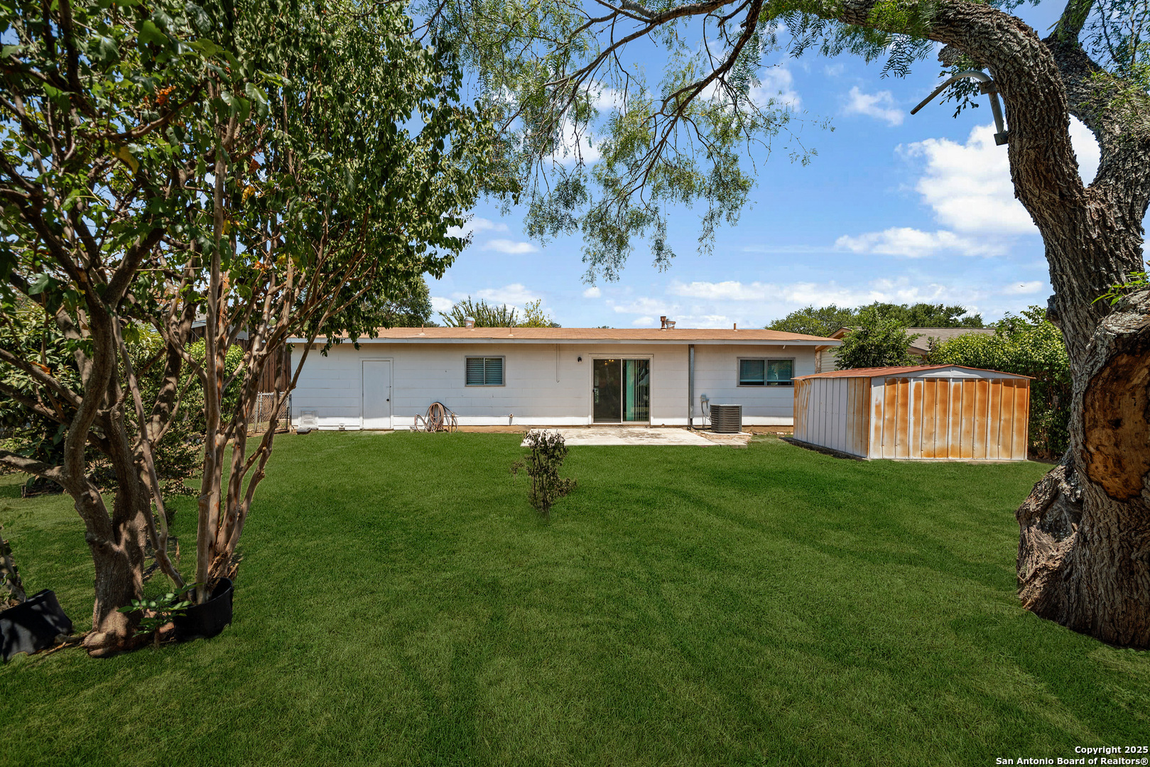 121 Rosewood Drive Universal City TX 78148