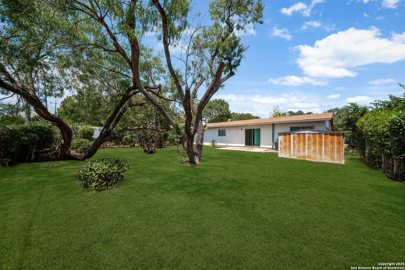 121 Rosewood Drive Universal City TX 78148