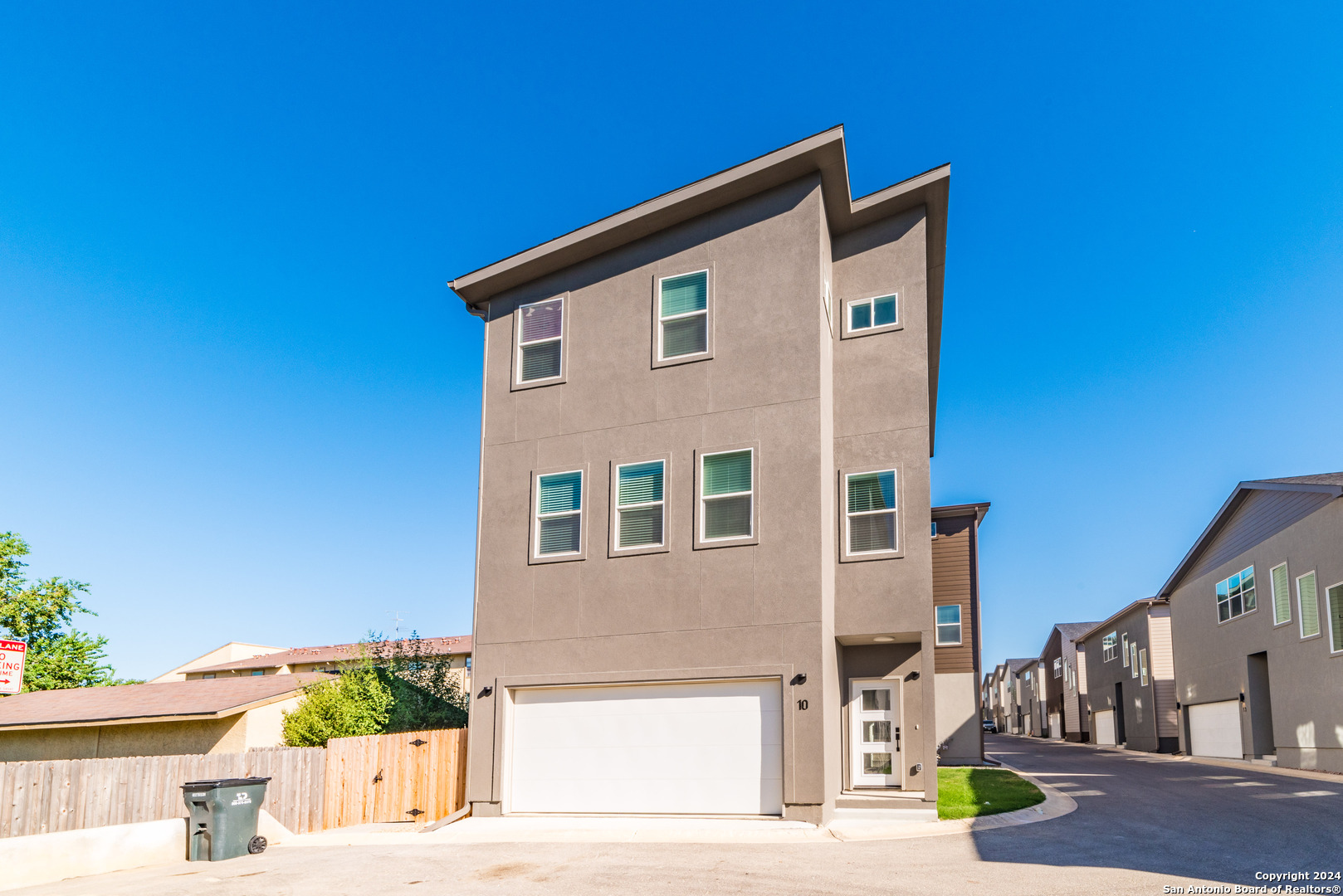 1618 W Lawndale Drive San Antonio TX 78209