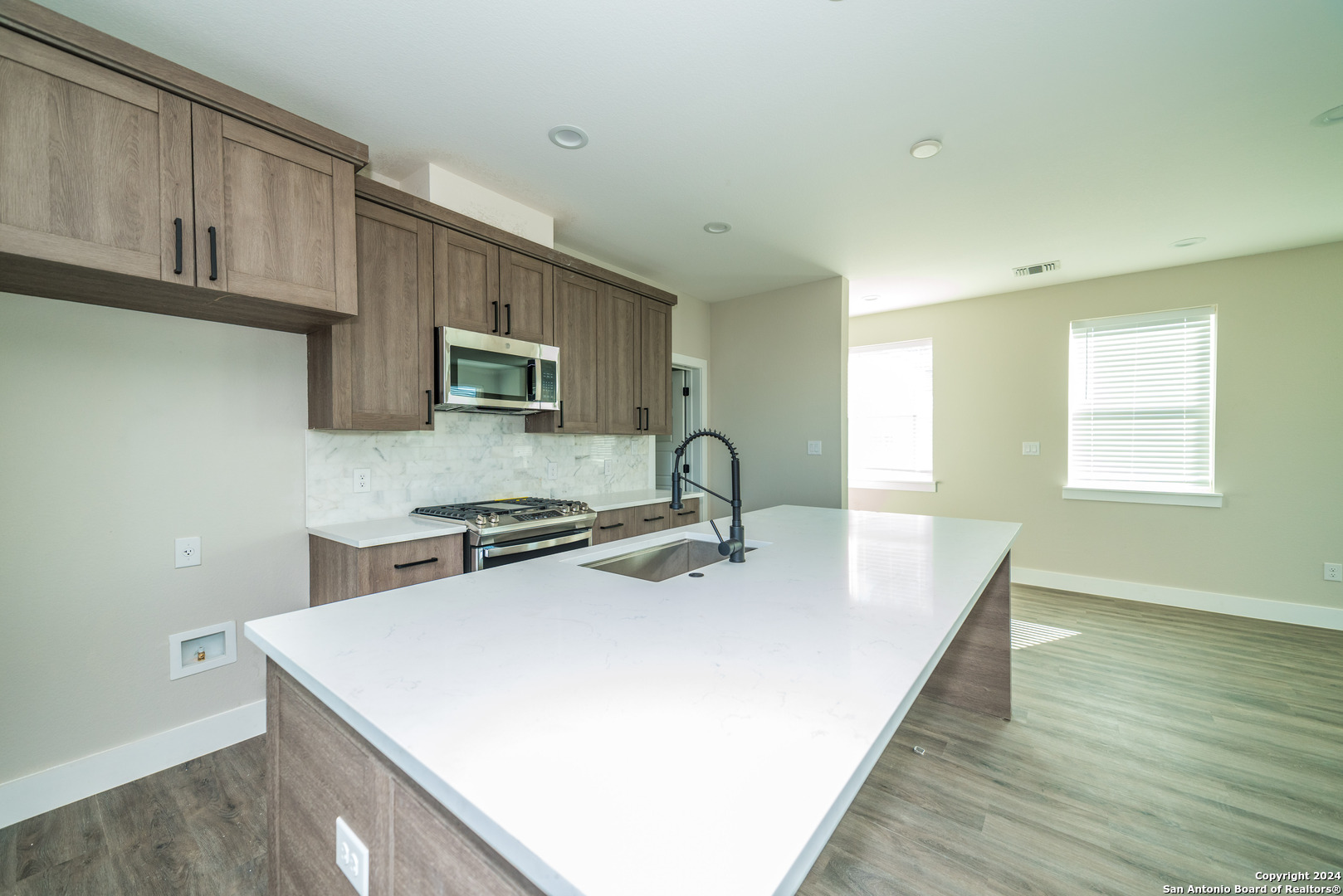 1618 W Lawndale Drive San Antonio TX 78209