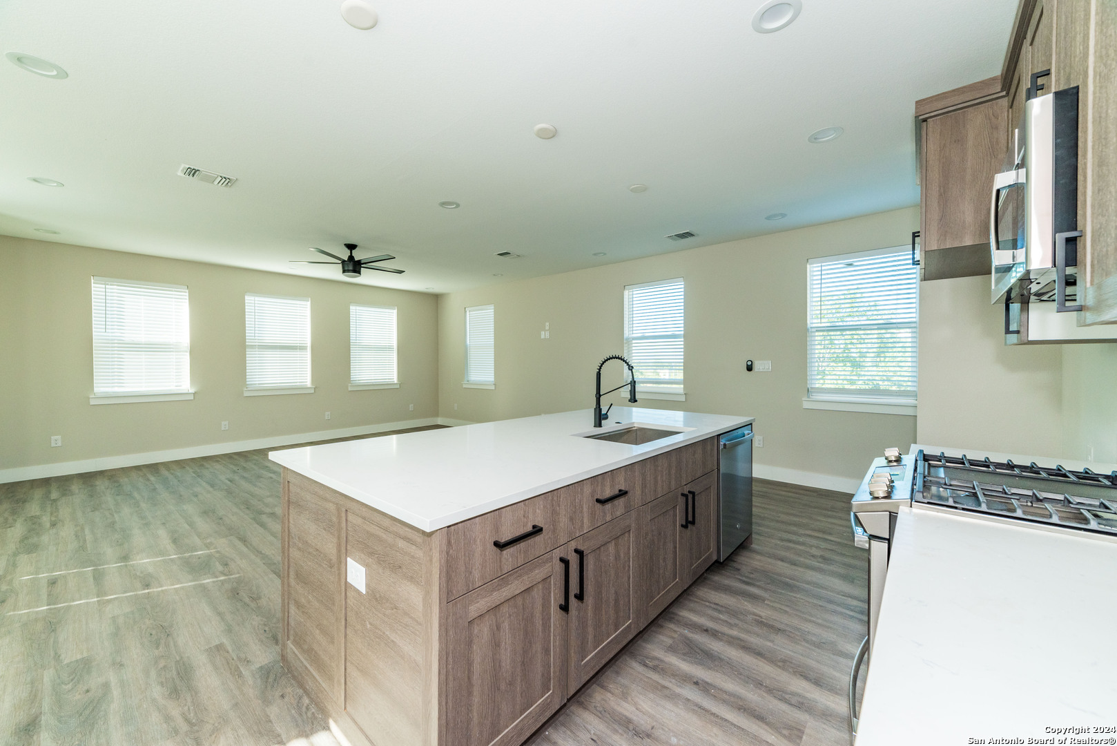 1618 W Lawndale Drive San Antonio TX 78209