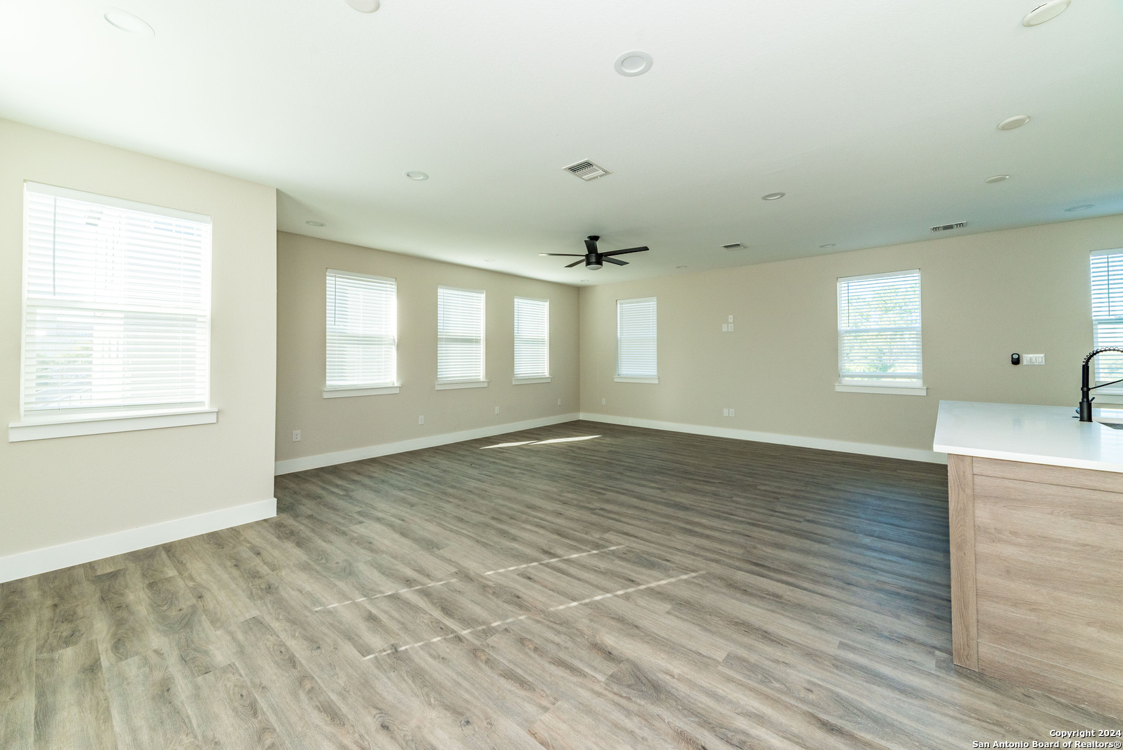1618 W Lawndale Drive San Antonio TX 78209