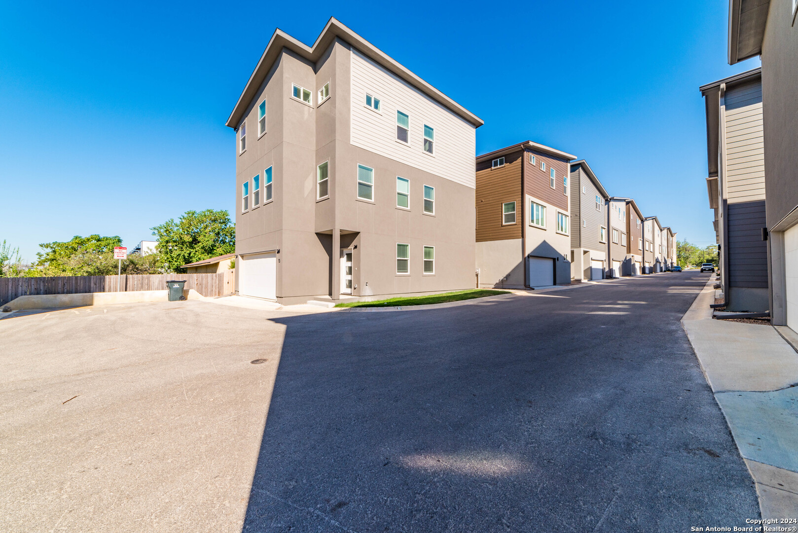 1618 W Lawndale Drive San Antonio TX 78209