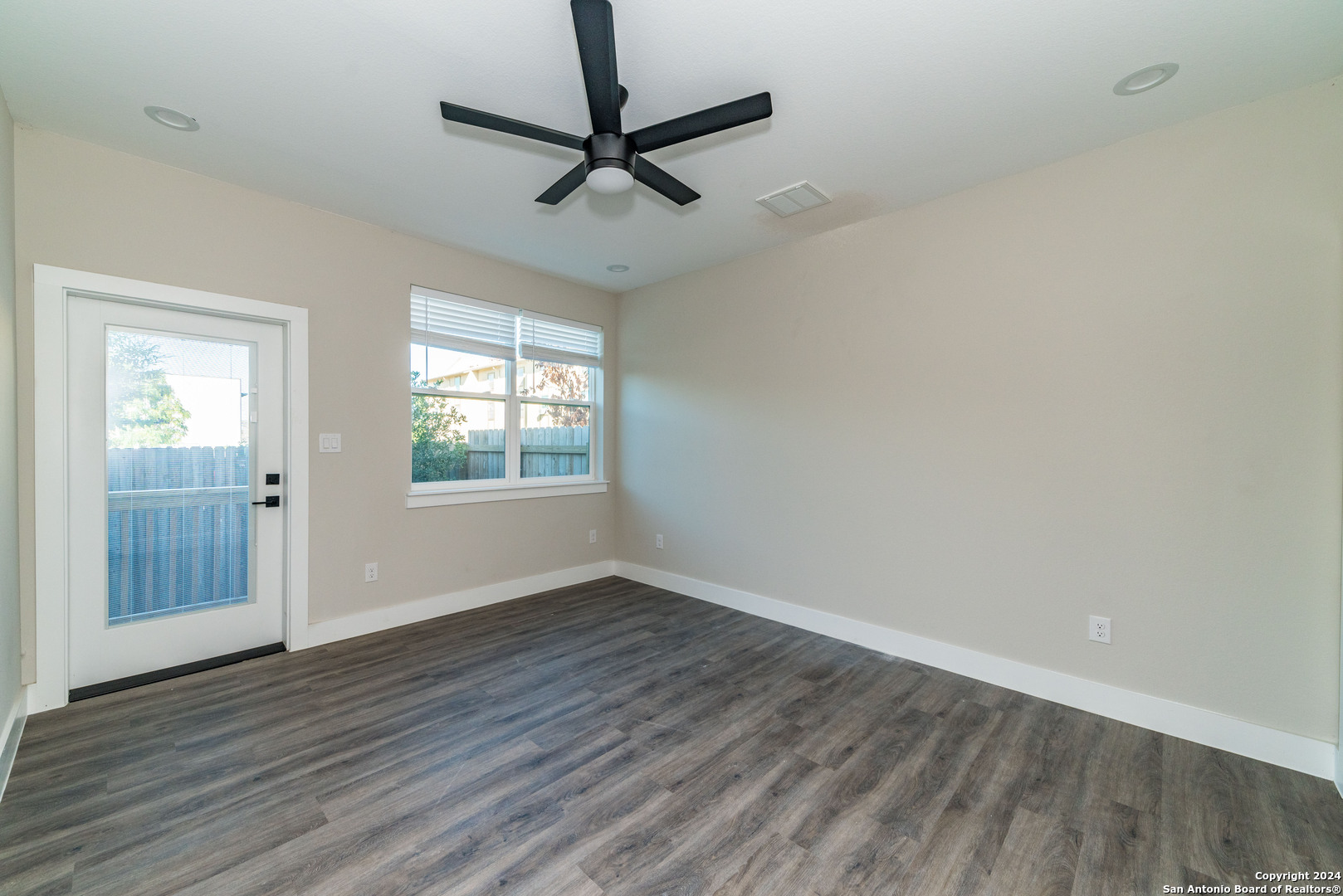 1618 W Lawndale Drive San Antonio TX 78209