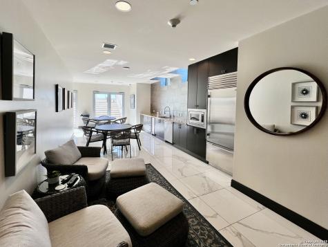 610 E Market San Antonio TX 78205