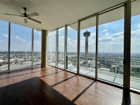 610 E Market San Antonio TX 78205