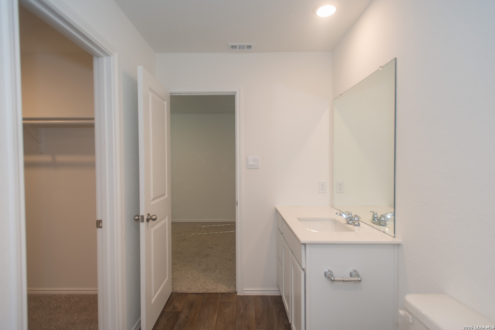 12533 Spoor Valley Converse TX 78109