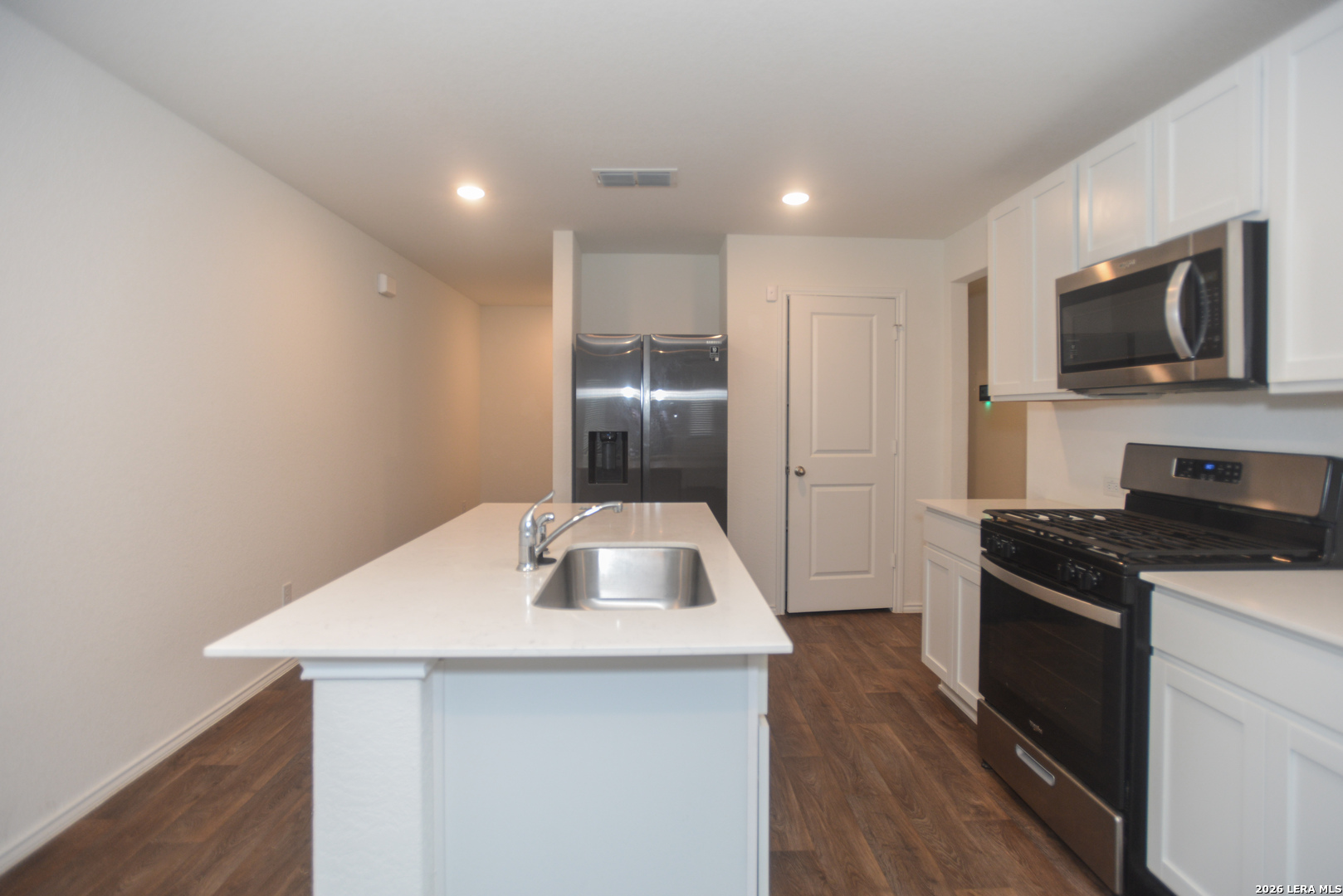 12533 Spoor Valley Converse TX 78109