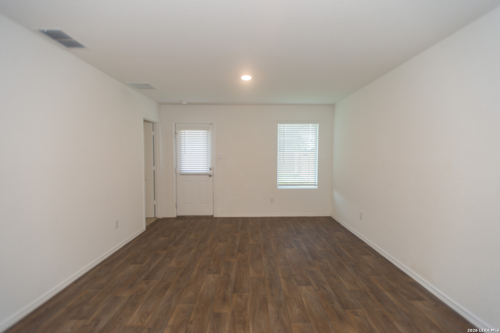 12533 Spoor Valley Converse TX 78109