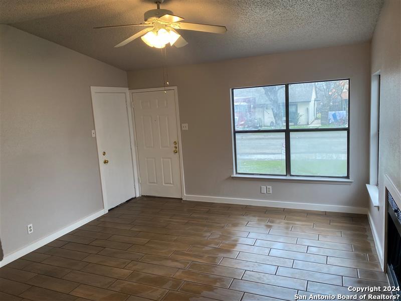 2547 Corian Glen San Antonio TX 78219