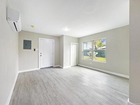 1606 W Wildwood San Antonio TX 78201
