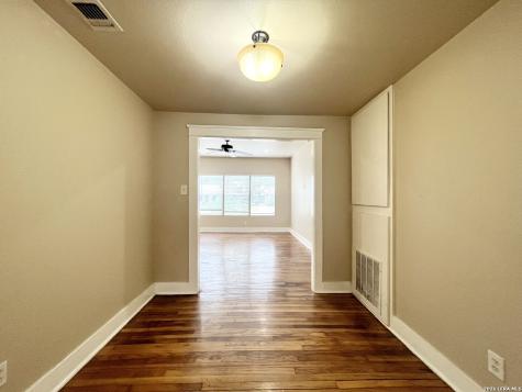 1539 W Woodlawn Avenue San Antonio TX 78201