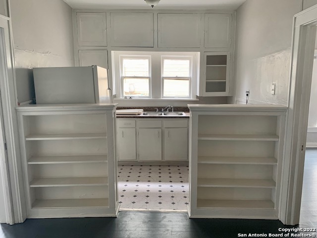 1140 W Ashby Place San Antonio TX 78201