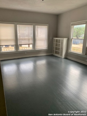 1140 W Ashby Place San Antonio TX 78201