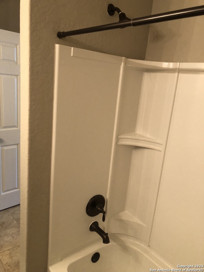 9515 Madison Creek Converse TX 78109