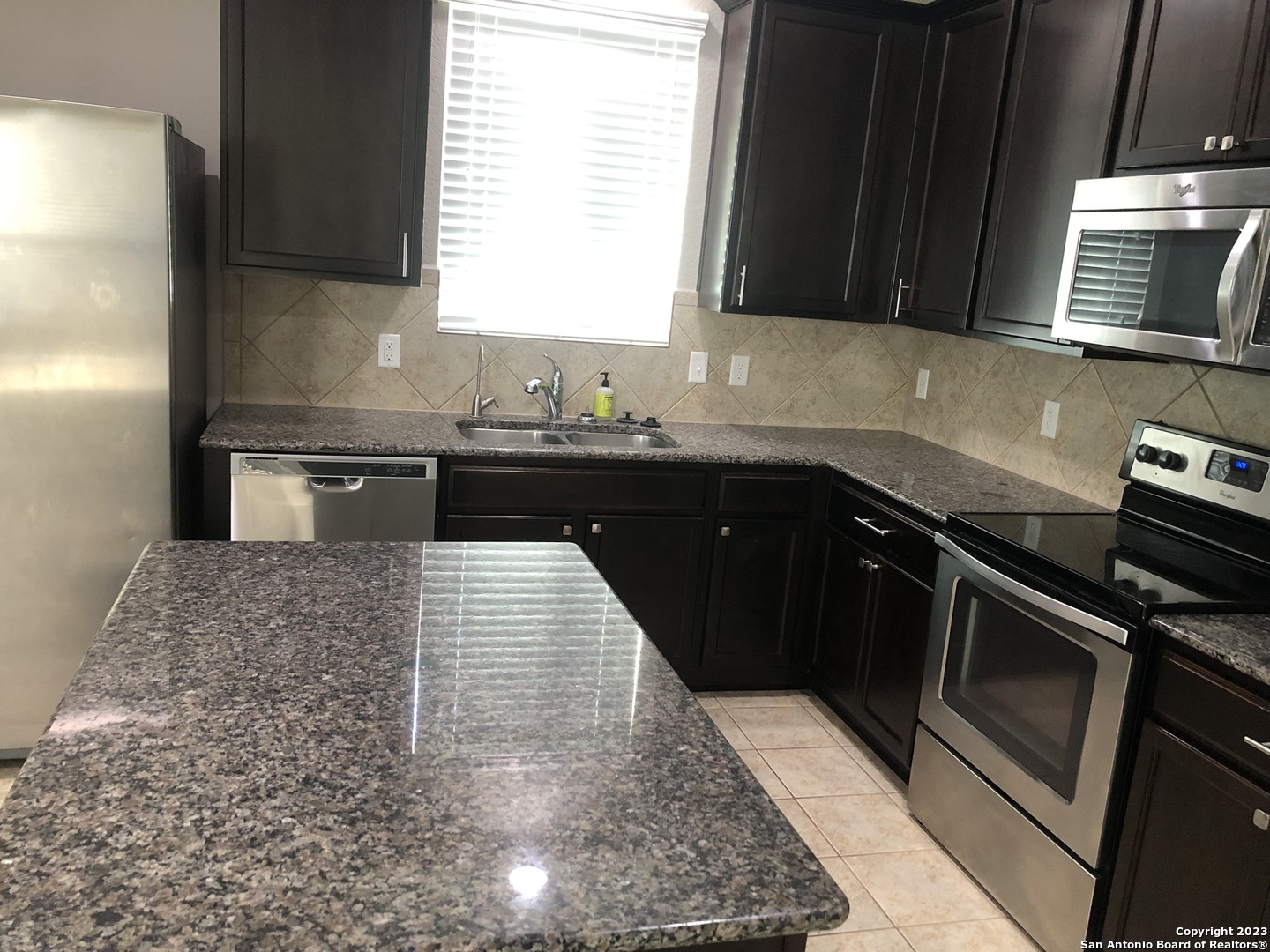 9515 Madison Creek Converse TX 78109