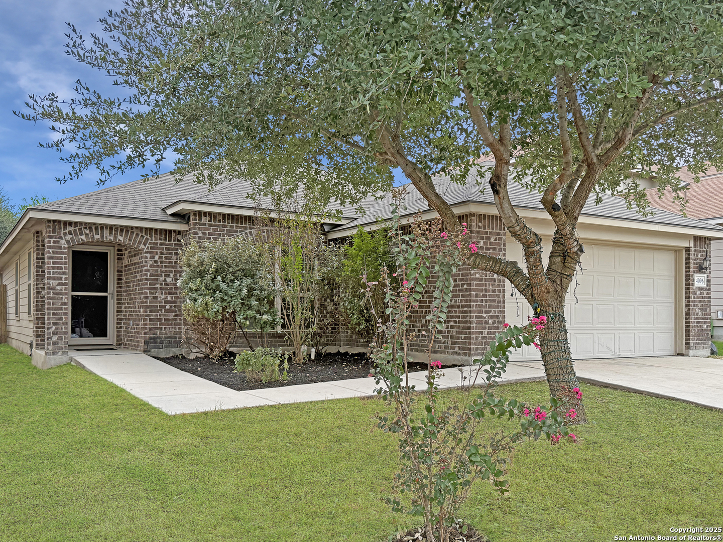 4096 Cherry Tree Schertz TX 78108