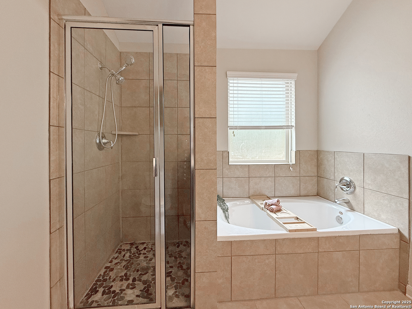 4096 Cherry Tree Schertz TX 78108