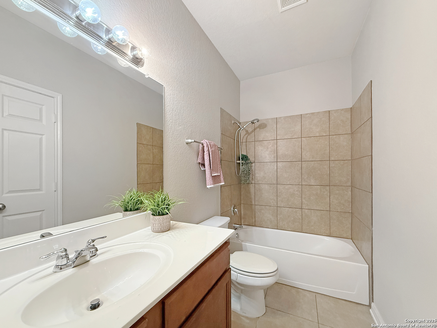 4096 Cherry Tree Schertz TX 78108