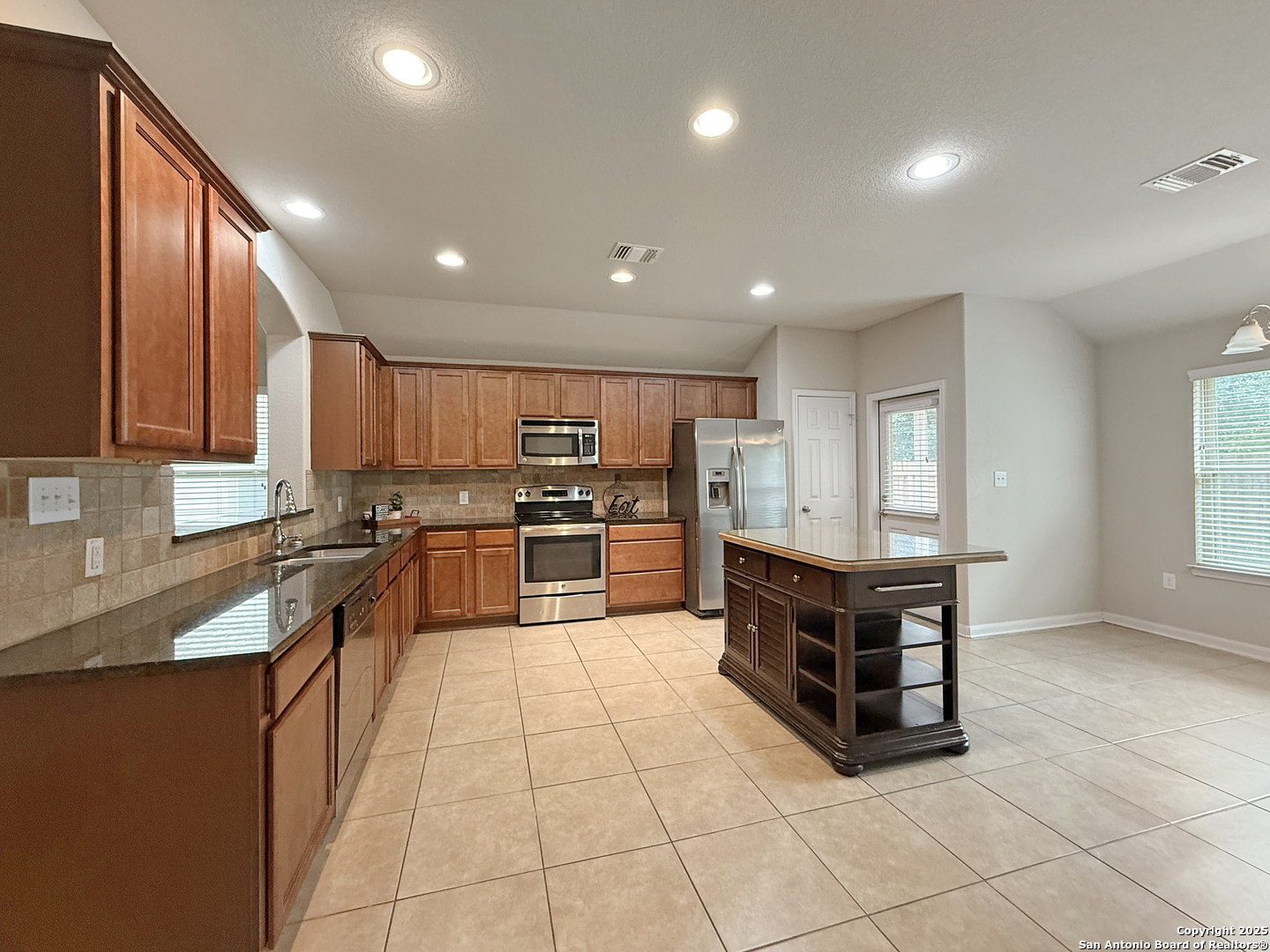 4096 Cherry Tree Schertz TX 78108