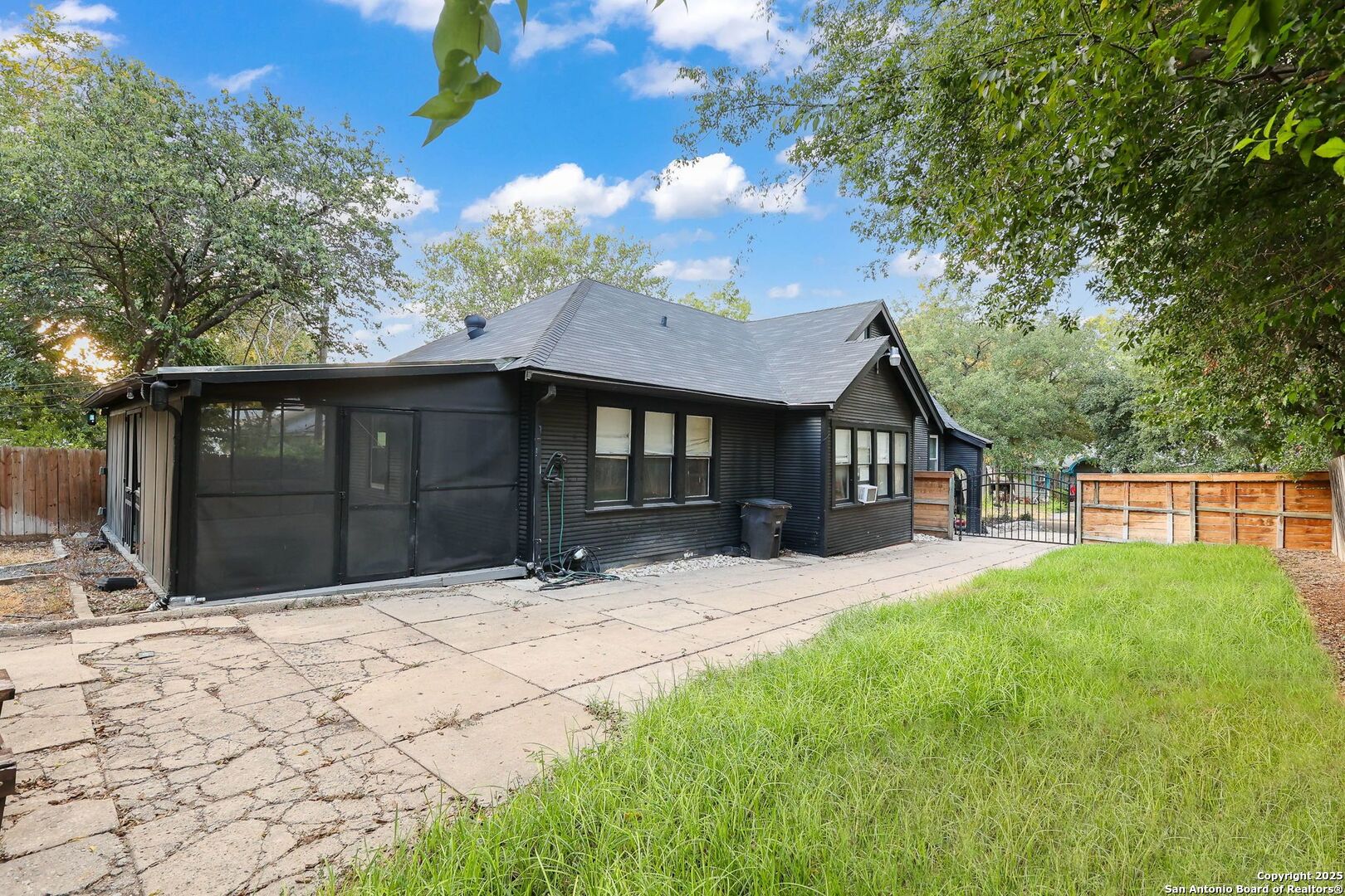 418 W Rosewood Avenue San Antonio TX 78212