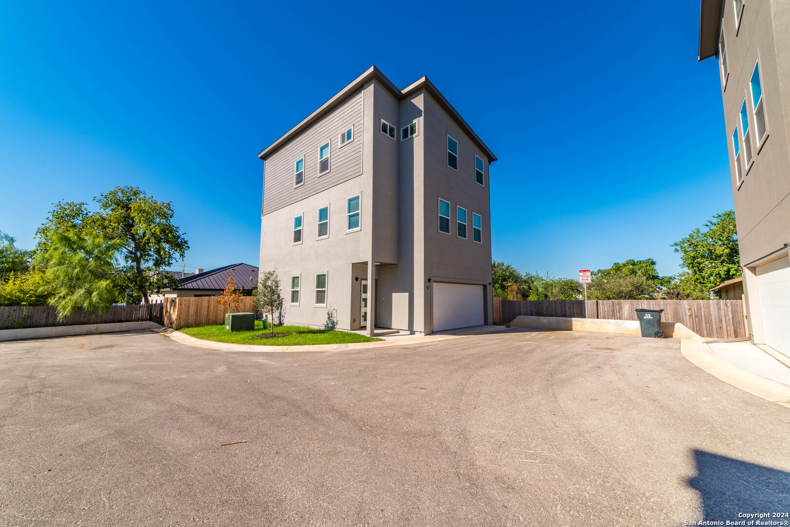 1618 W Lawndale Drive San Antonio TX 78209