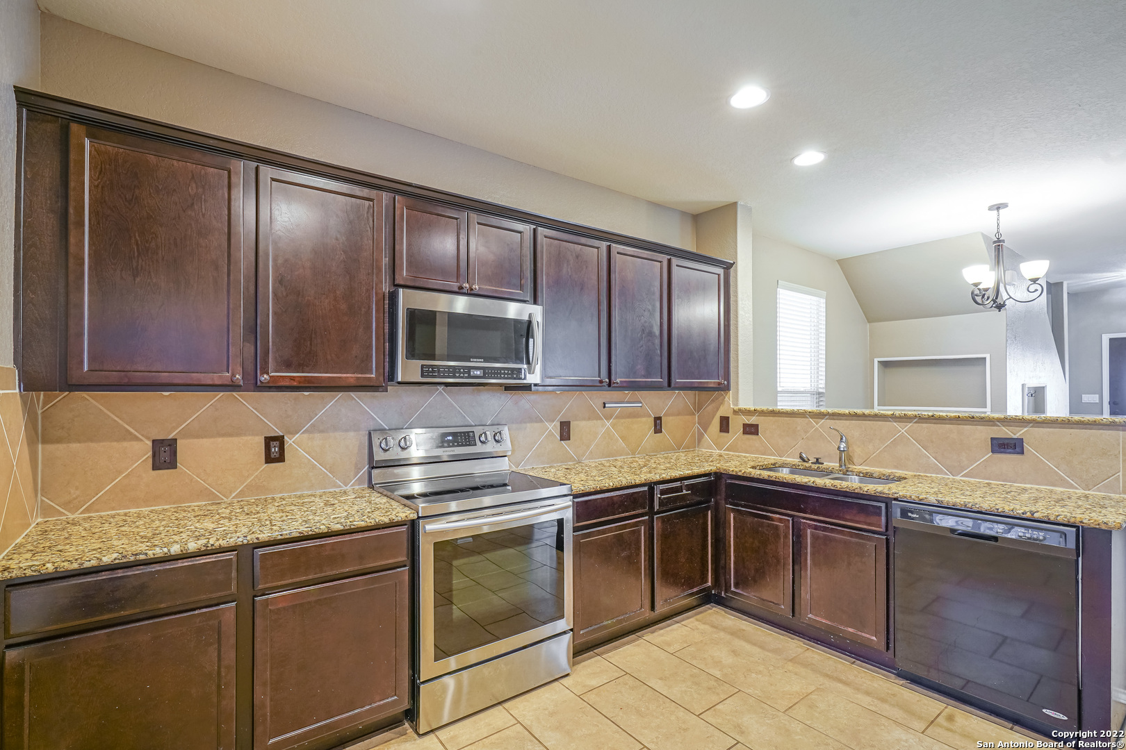 425 Auburn Park Selma TX 78154