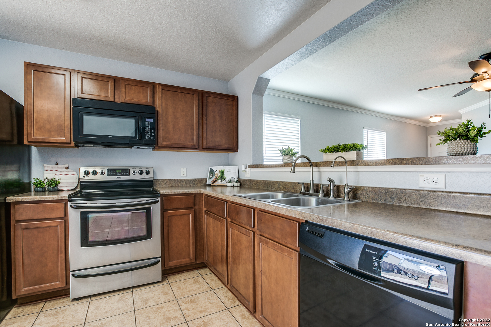 9010 Oakwood Park San Antonio TX 78254