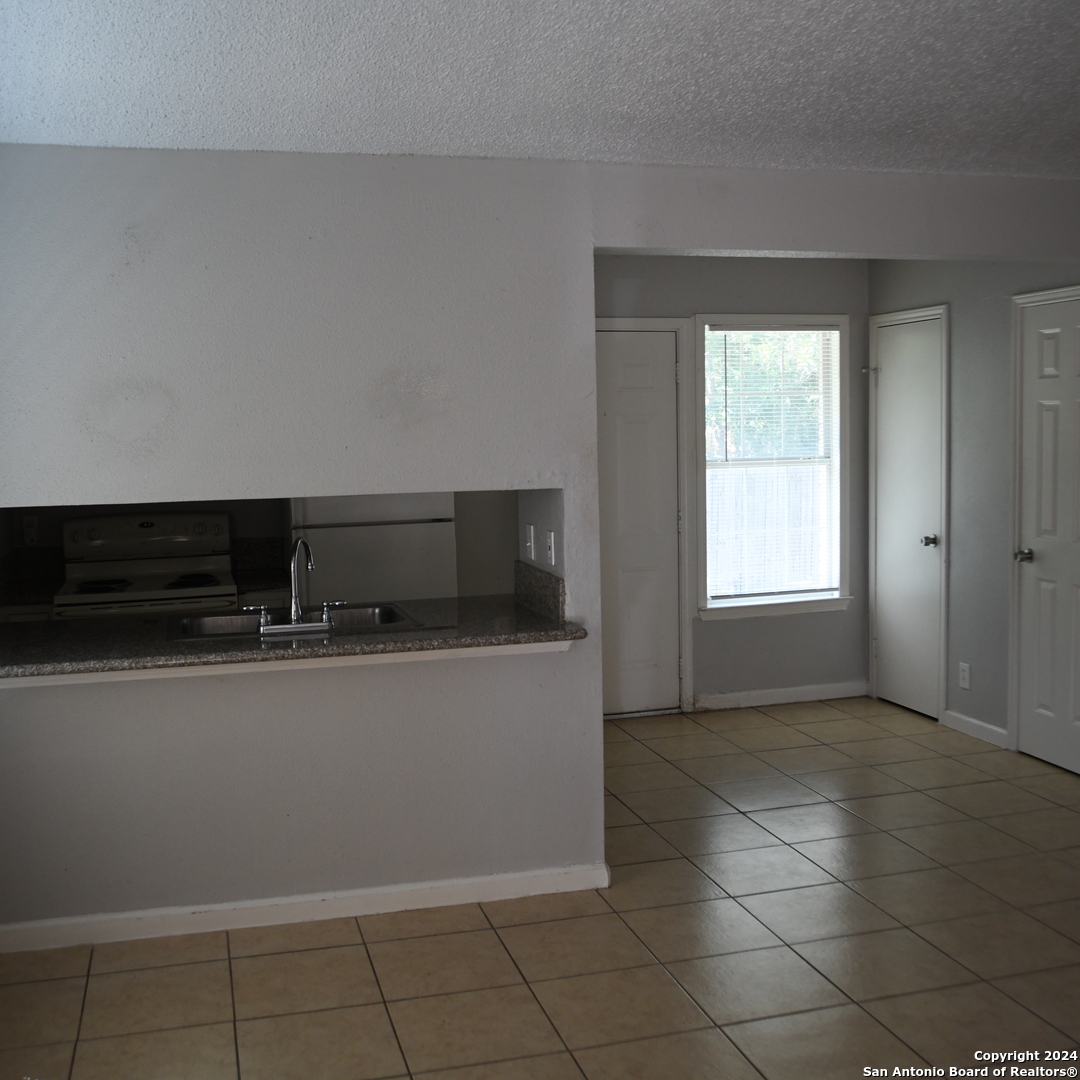 5527 Lochmoor San Antonio TX 78244