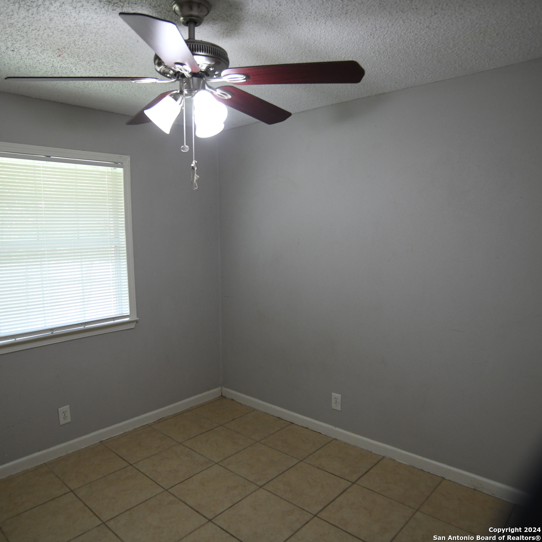 5527 Lochmoor San Antonio TX 78244