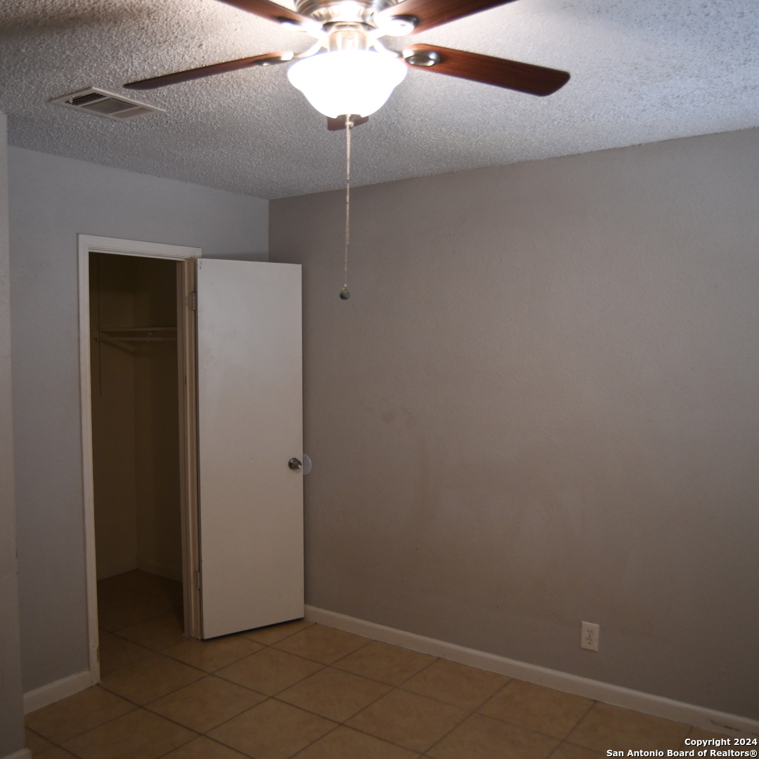 5527 Lochmoor San Antonio TX 78244