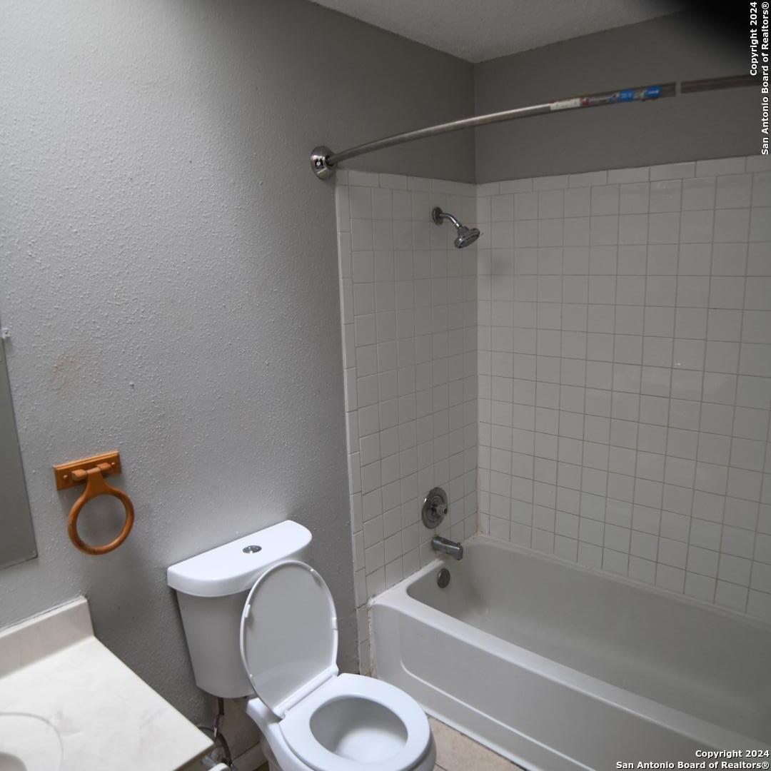 5527 Lochmoor San Antonio TX 78244