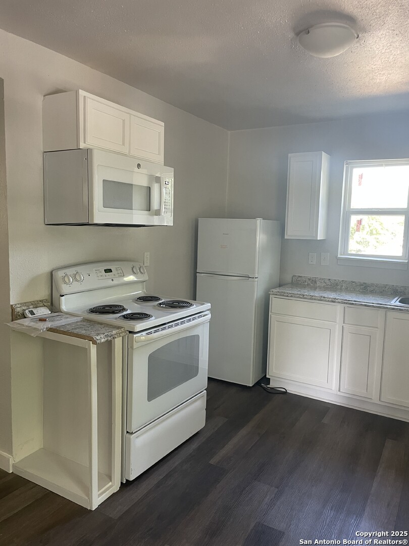 4818 Monterey Street San Antonio TX 78237