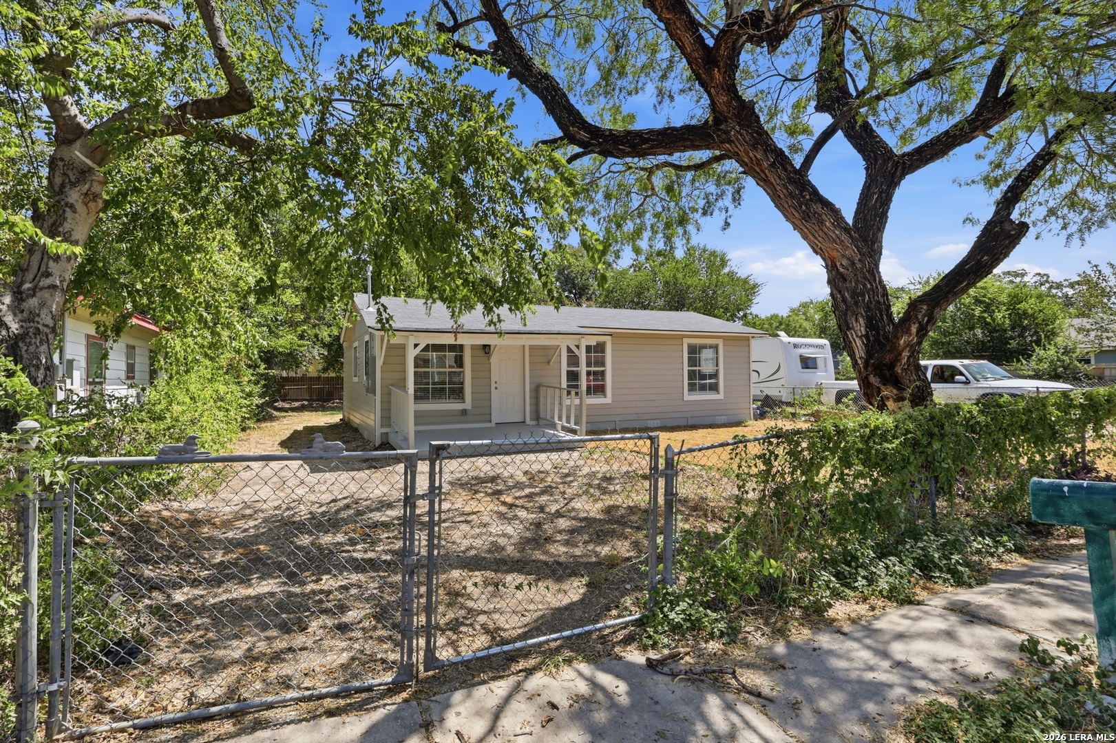606 S San Joaquin Avenue San Antonio TX 78237