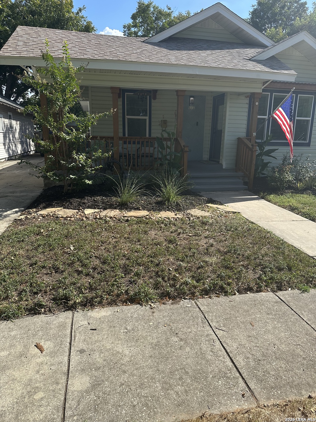 1734 W Kings Highway San Antonio TX 78201