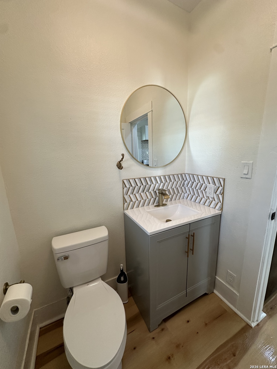 1734 W Kings Highway San Antonio TX 78201