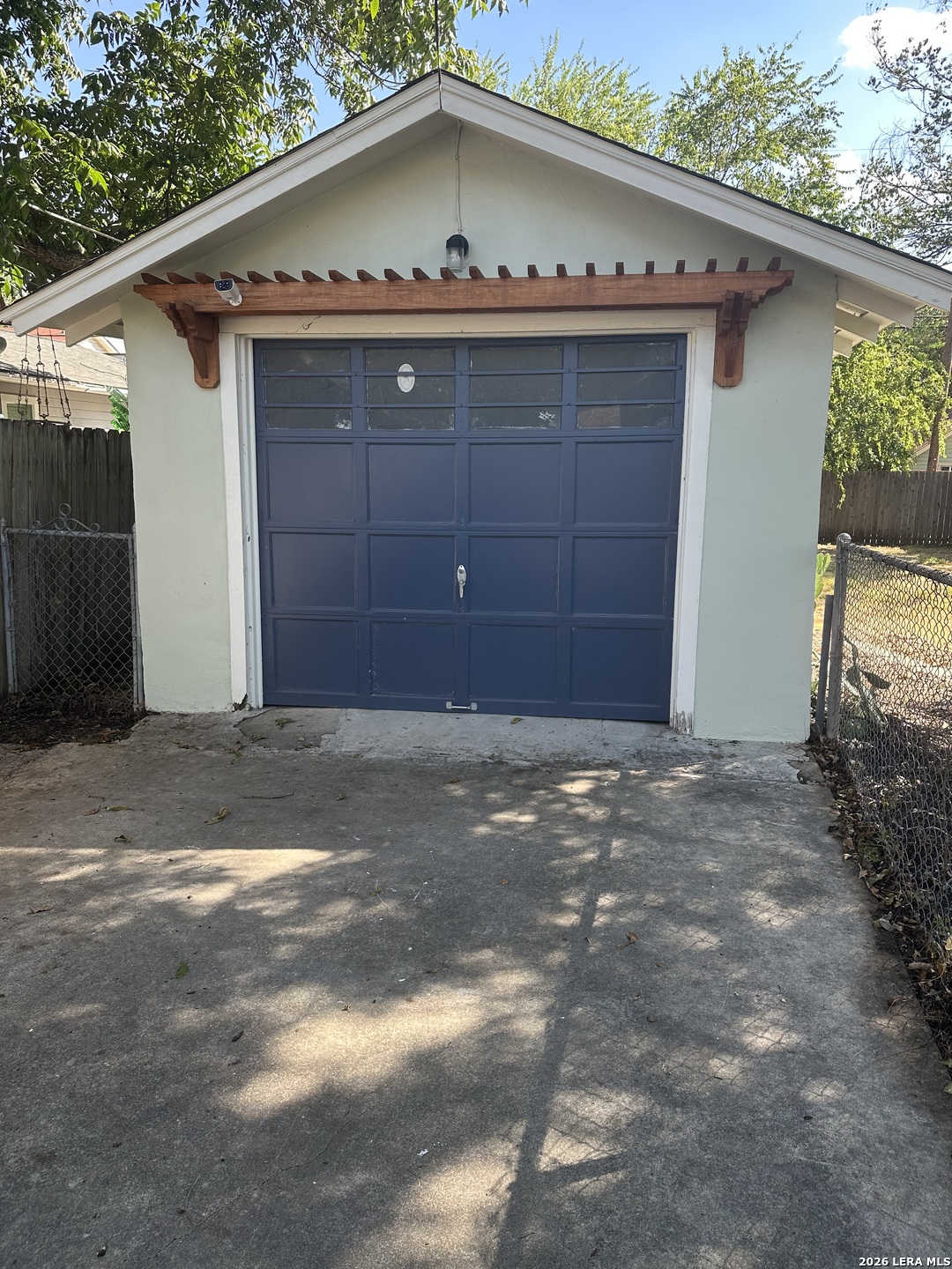1734 W Kings Highway San Antonio TX 78201