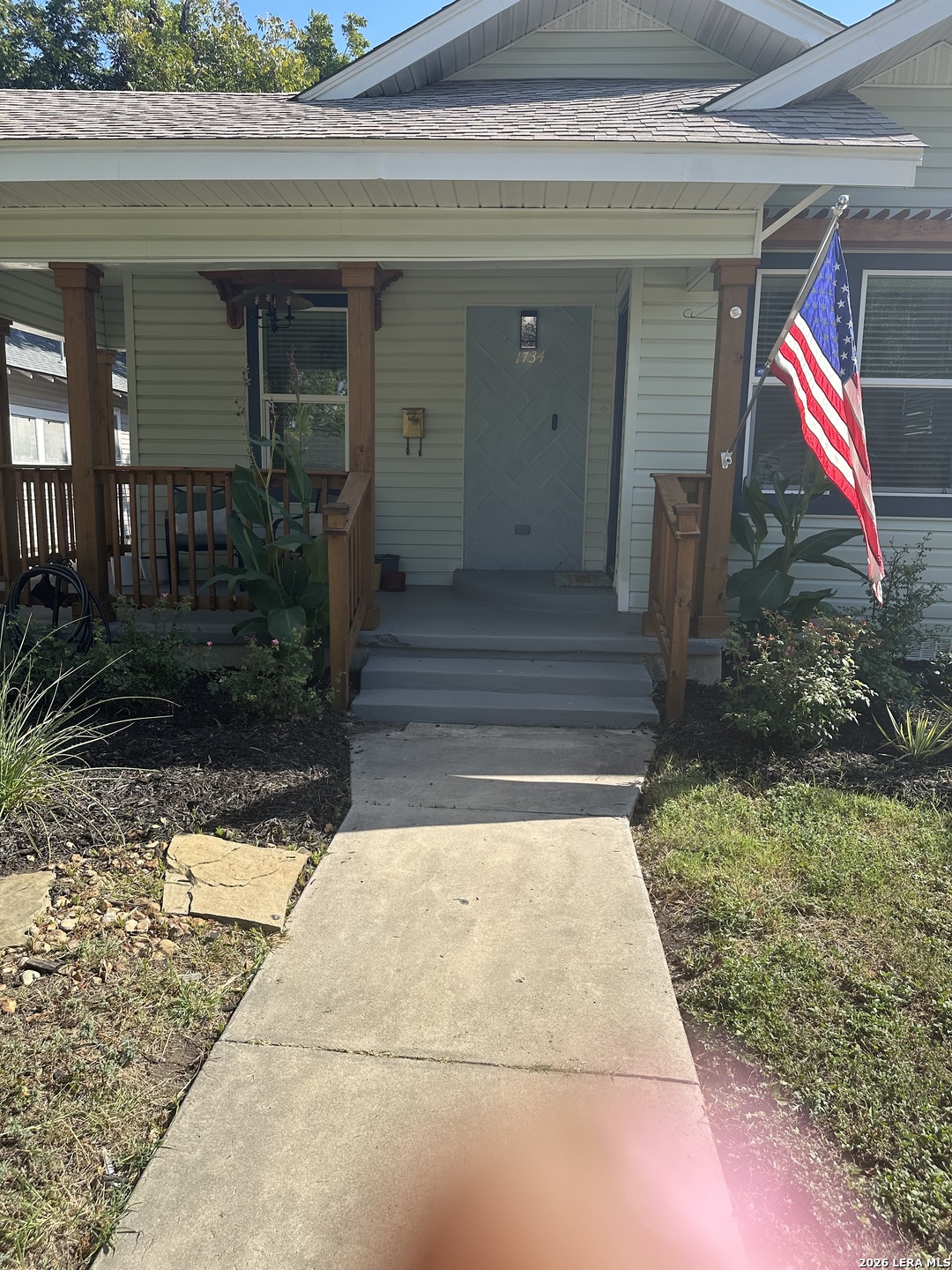 1734 W Kings Highway San Antonio TX 78201