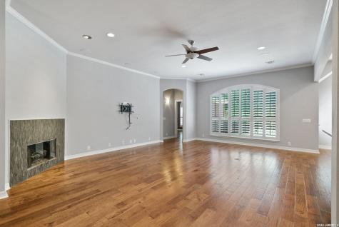 1327 Higgins Point San Antonio TX 78216