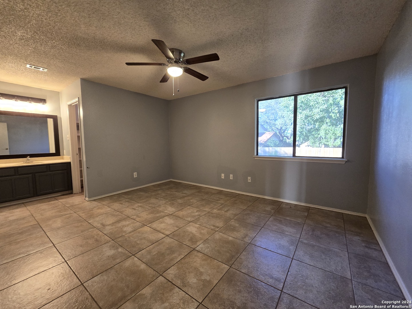 5647 Timberhurst San Antonio TX 78250
