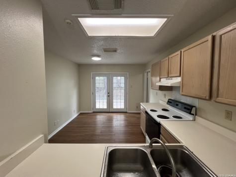 4922 Hilltop Field San Antonio TX 78240