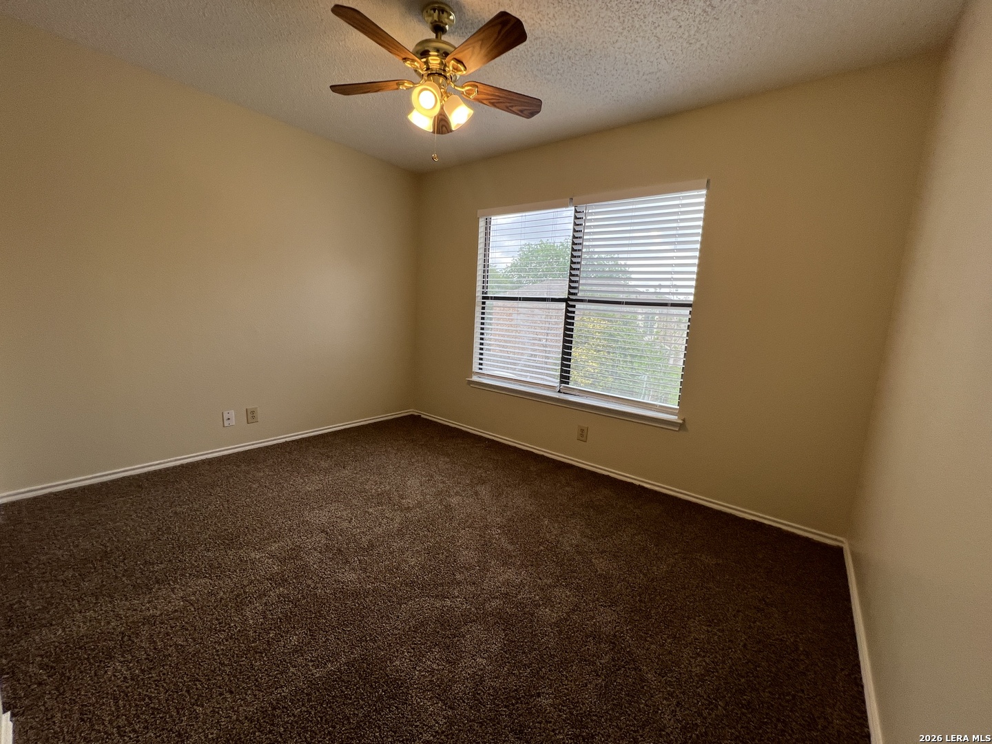 4922 Hilltop Field San Antonio TX 78240