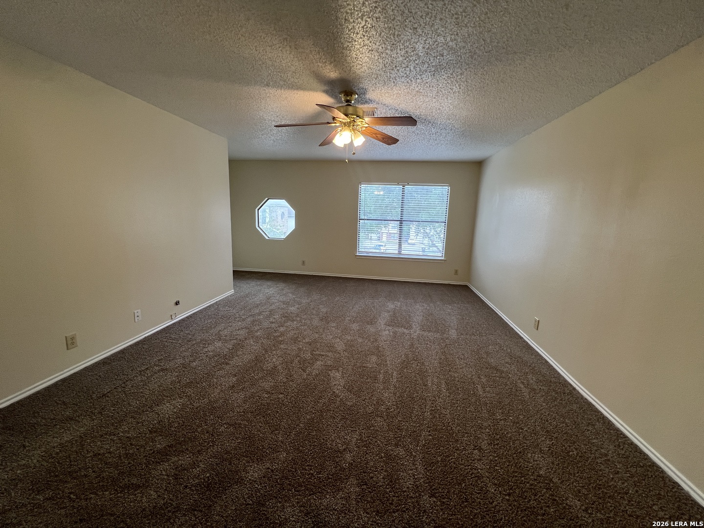 4922 Hilltop Field San Antonio TX 78240