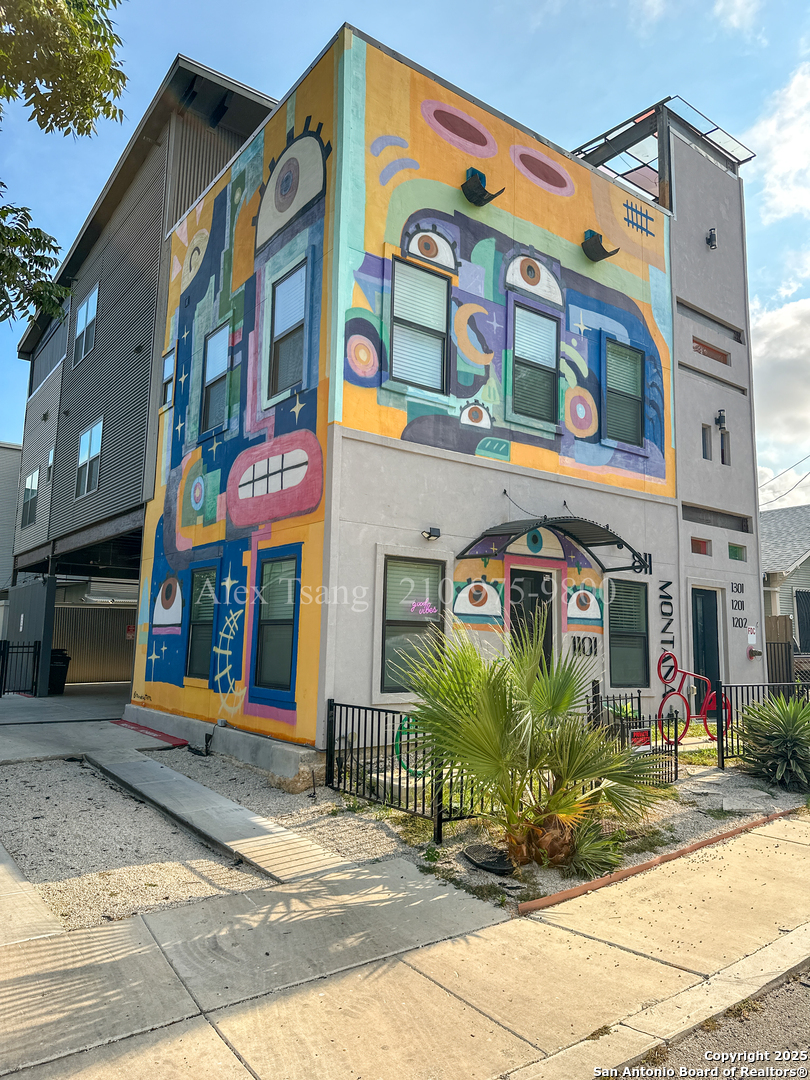 811 Montana Street San Antonio TX 78203
