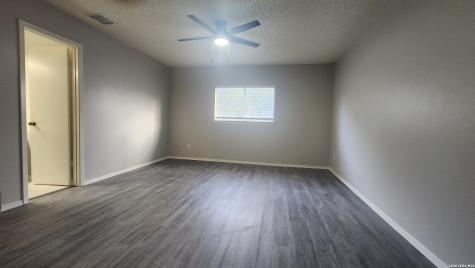 8206 Talkenhorn Converse TX 78109