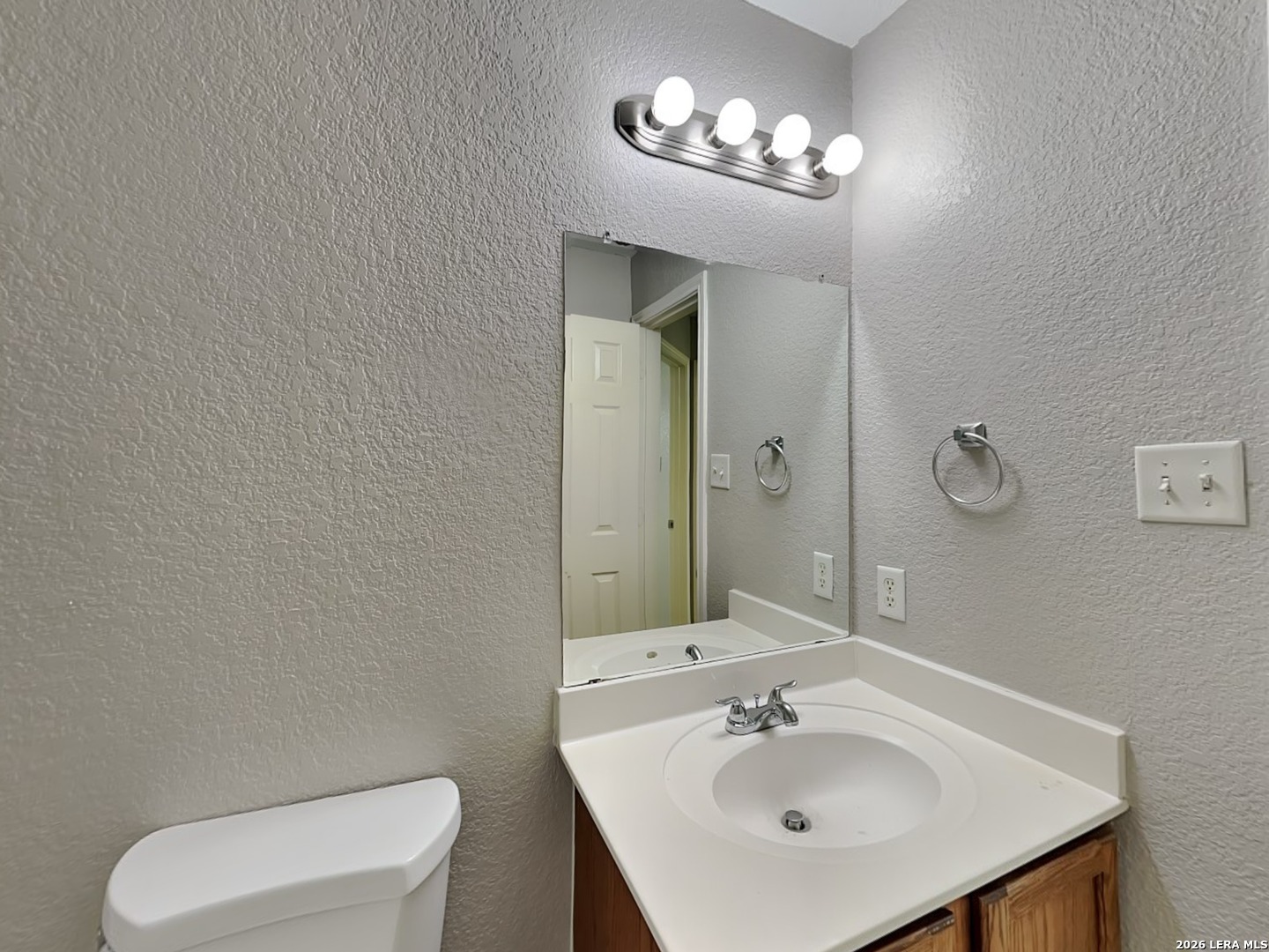 8203 Maple Meadow Converse TX 78109
