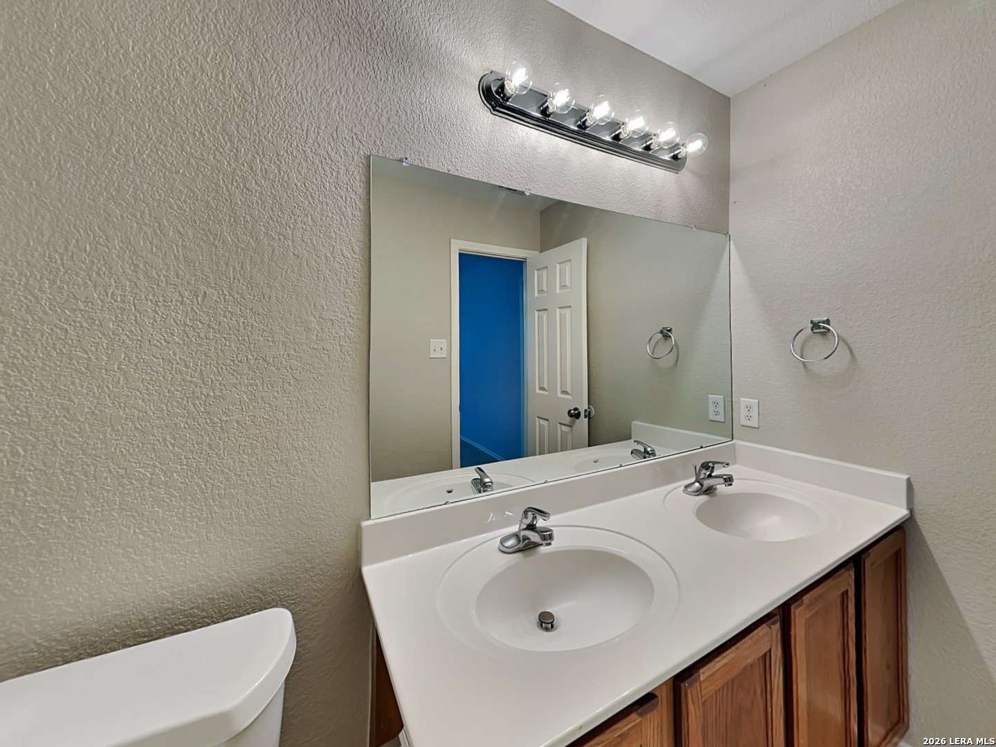 8203 Maple Meadow Converse TX 78109