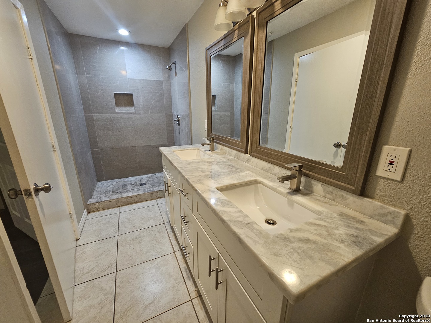 7692 Cascade Oak Drive San Antonio TX 78249