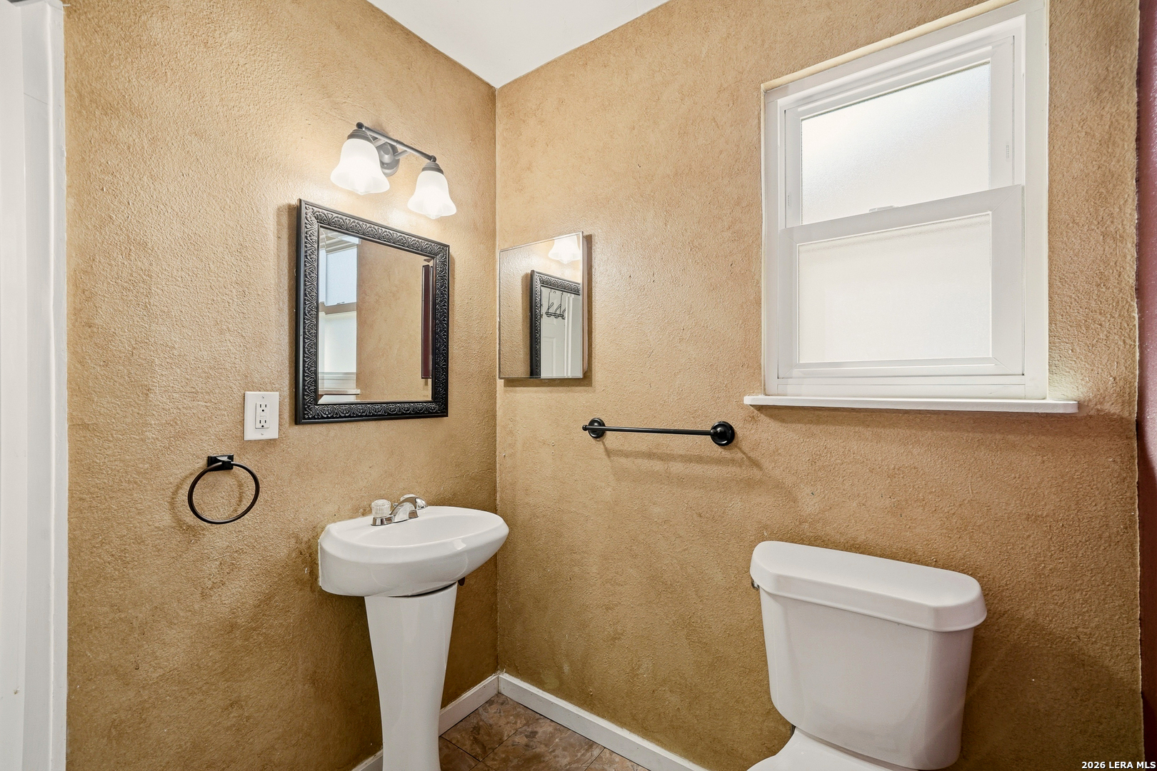 106 Wayfarer San Antonio TX 78242