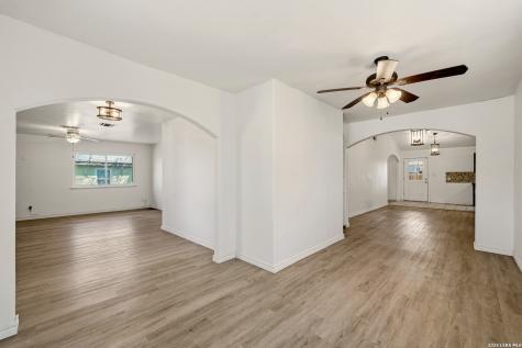 106 Wayfarer San Antonio TX 78242